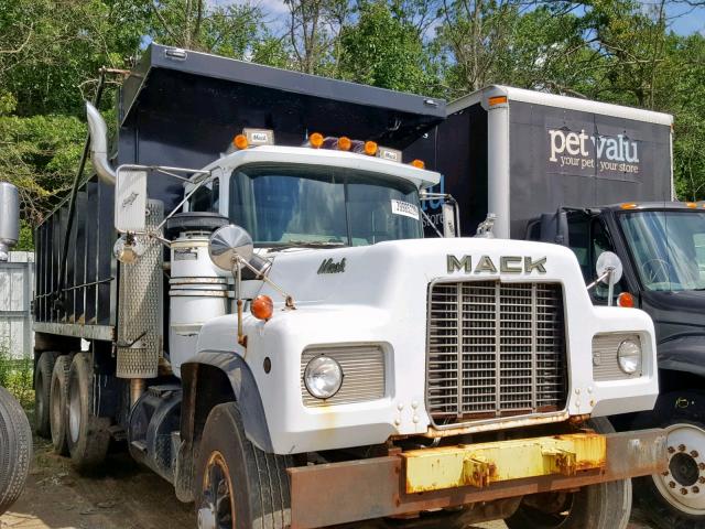 1M2P141C6JW006519 - 1988 MACK 600 RD600 WHITE photo 1