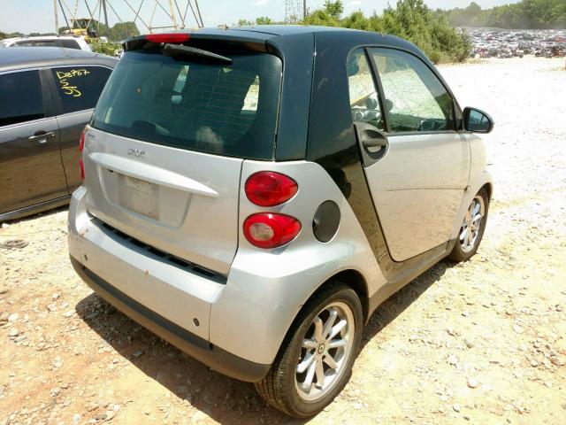 WMEEJ31X39K304698 - 2009 SMART FORTWO PUR SILVER photo 4