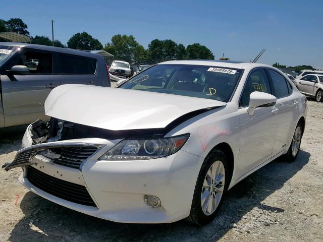 JTHBW1GG7D2000943 - 2013 LEXUS ES 300H WHITE photo 2