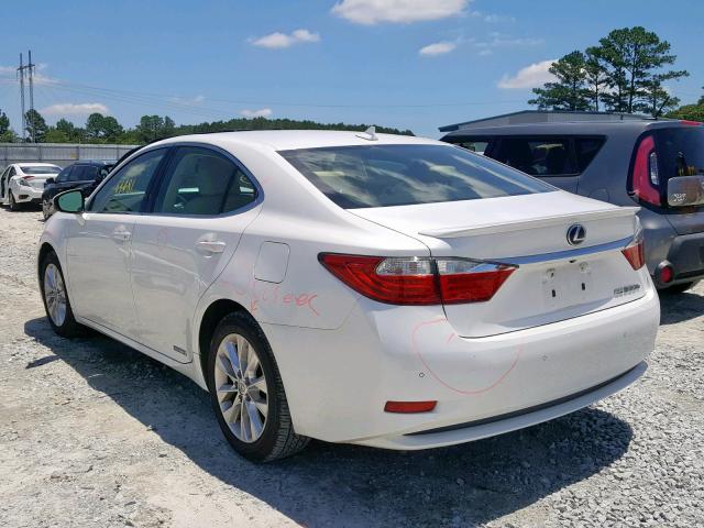 JTHBW1GG7D2000943 - 2013 LEXUS ES 300H WHITE photo 3