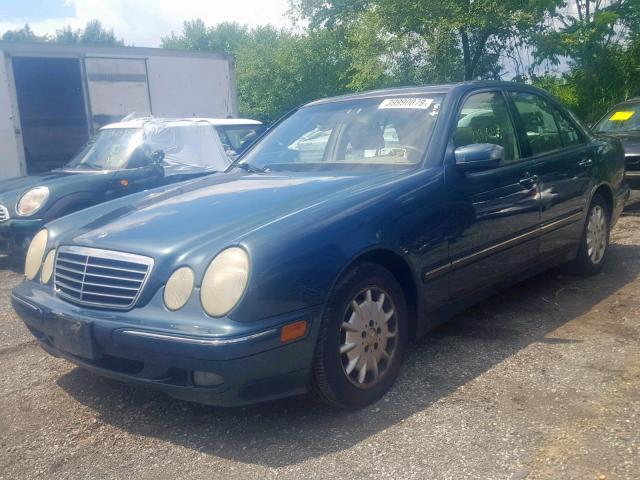 WDBJF65J11B354749 - 2001 MERCEDES-BENZ E 320 TURQUOISE photo 2