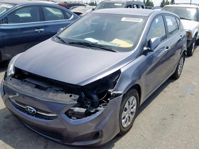 KMHCT5AE1GU260210 - 2016 HYUNDAI ACCENT SE GRAY photo 2