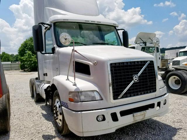 4V4MC9EH8EN167393 - 2014 VOLVO VN VNM WHITE photo 1