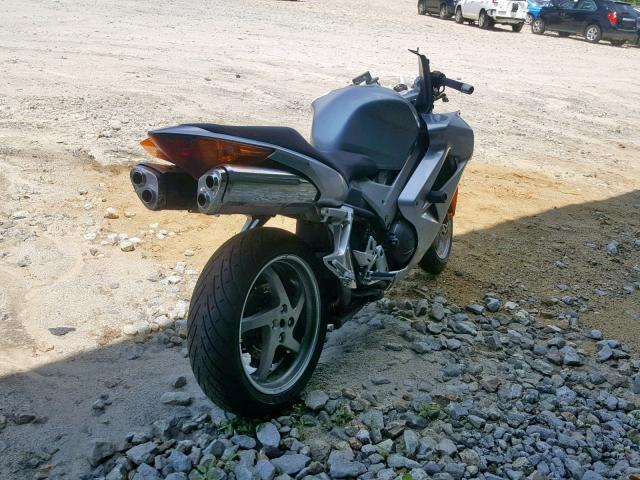 JH2RC46125M700115 - 2005 HONDA VFR800 GRAY photo 4