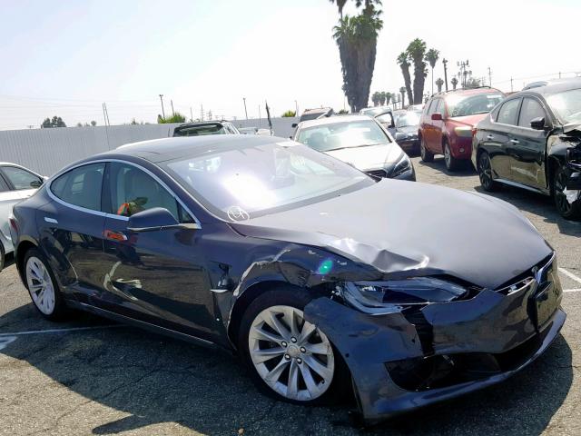 5YJSA1E11HF231189 - 2017 TESLA MODEL S رمادي صورة 1
