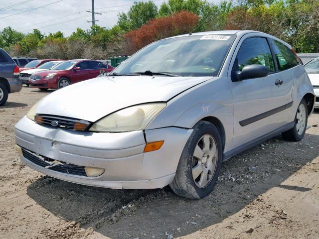 3FAFP31341R248078 - 2001 FORD FOCUS ZX3 SILVER photo 2