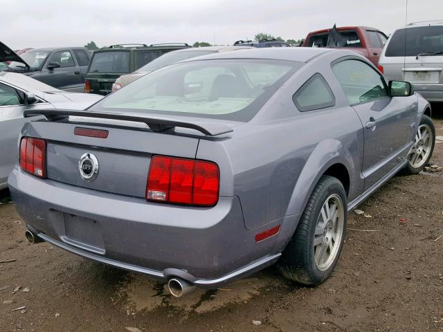 1ZVHT82H065168872 - 2006 FORD MUSTANG GT GRAY photo 4