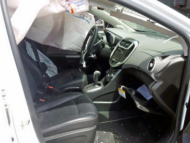 1G1JF5SB0J4139546 - 2018 CHEVROLET SONIC PREM WHITE photo 5