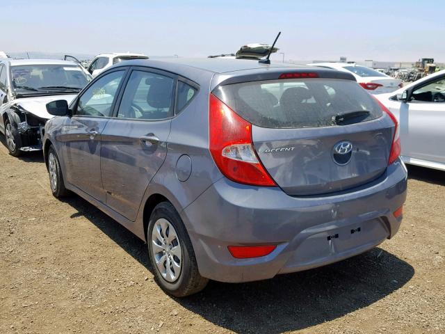 KMHCT5AE3HU343722 - 2017 HYUNDAI ACCENT SE GRAY photo 3