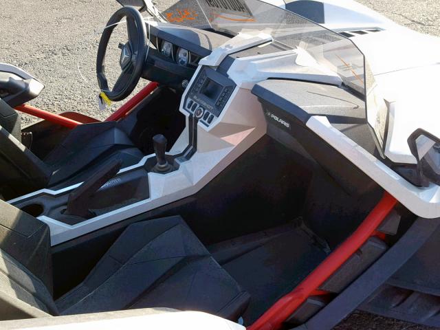 57XAAPFA0G7114082 - 2016 POLARIS SLINGSHOT WHITE photo 5
