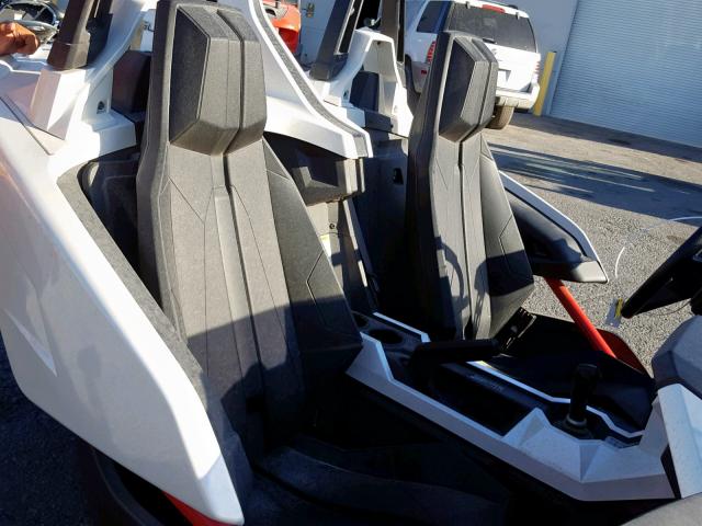 57XAAPFA0G7114082 - 2016 POLARIS SLINGSHOT WHITE photo 6