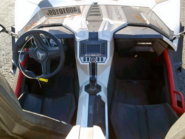 57XAAPFA0G7114082 - 2016 POLARIS SLINGSHOT WHITE photo 9