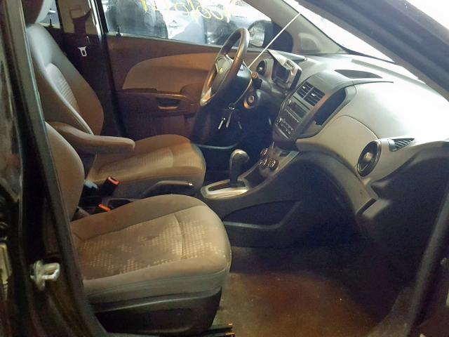 1G1JA6SHXD4134710 - 2013 CHEVROLET SONIC LS BLACK photo 5