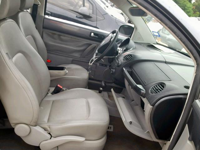 3VWPR31C86M401197 - 2006 VOLKSWAGEN NEW BEETLE ნაცრისფერი ფოტო 5