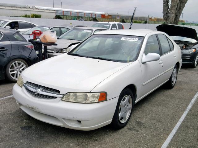 1N4DL01D9YC130112 - 2000 NISSAN ALTIMA XE WHITE photo 2