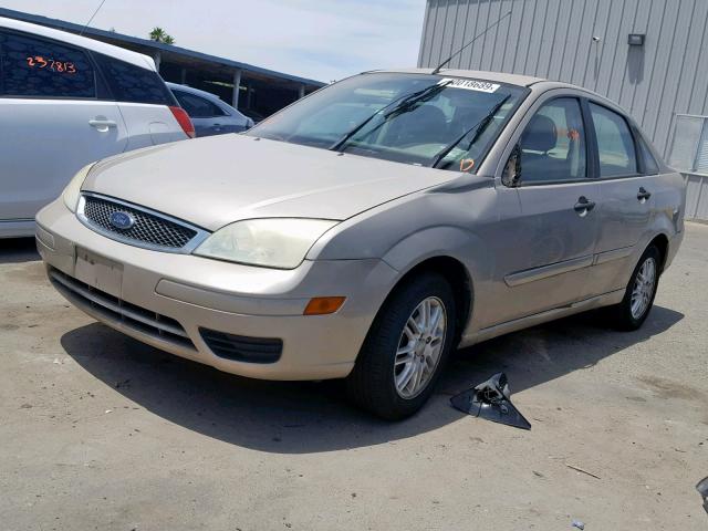 1FAFP34N67W123411 - 2007 FORD FOCUS ZX4 GOLD photo 2