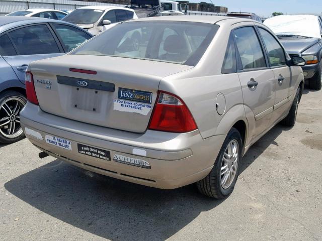 1FAFP34N67W123411 - 2007 FORD FOCUS ZX4 GOLD photo 4