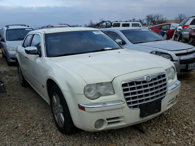 2C3AK63H15H639465 - 2005 CHRYSLER 300C WHITE photo 1