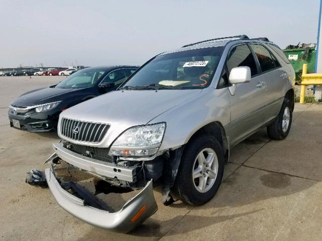 JT6HF10U0Y0104226 - 2000 LEXUS RX 300 SILVER photo 2