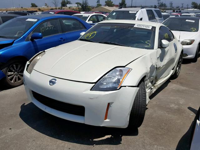 JN1AZ34DX4M100696 - 2004 NISSAN 350Z COUPE WHITE photo 2