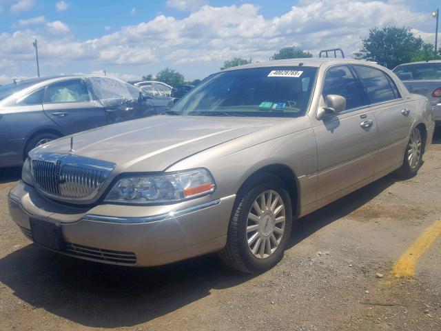 1LNHM81W95Y617376 - 2005 LINCOLN TOWN CAR S TAN photo 2