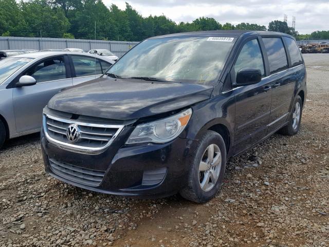 2V4RW3D10AR306090 - 2010 VOLKSWAGEN ROUTAN SE BLACK photo 2