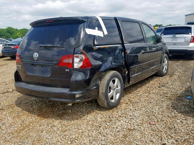 2V4RW3D10AR306090 - 2010 VOLKSWAGEN ROUTAN SE BLACK photo 4