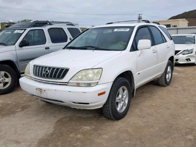 JTJHF10U610196275 - 2001 LEXUS RX 300 WHITE photo 2