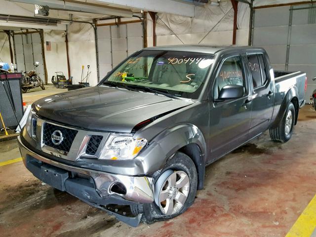 1N6AD09W79C422677 - 2009 NISSAN FRONTIER C GRAY photo 2