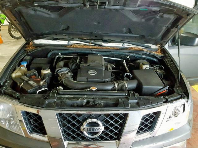 1N6AD09W79C422677 - 2009 NISSAN FRONTIER C GRAY photo 7