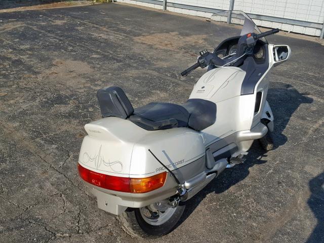 JH2RC3402KM001373 - 1989 HONDA PC800 WHITE photo 4