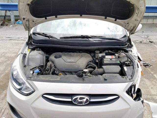 KMHCT4AE6GU961528 - 2016 HYUNDAI ACCENT SE WHITE photo 7