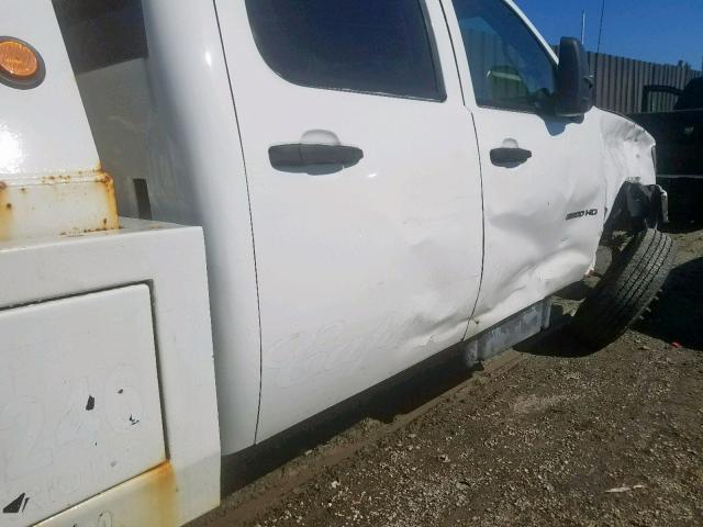 1GD413CL2BF235226 - 2011 GMC SIERRA C35 WHITE photo 9