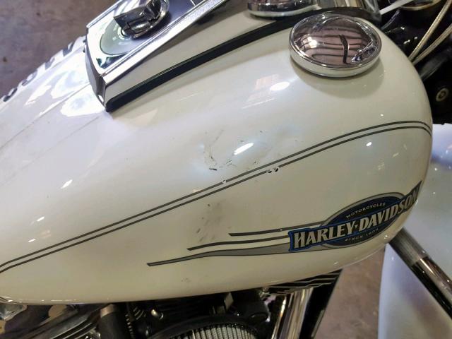 1HD1BWB115Y068807 - 2005 HARLEY-DAVIDSON FLSTCI WHITE photo 9