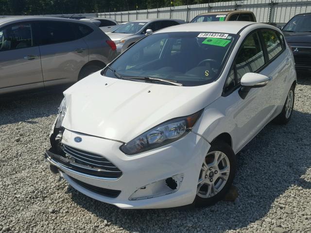 3FADP4EJ6FM210619 - 2015 FORD FIESTA SE WHITE photo 2