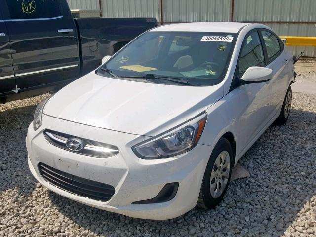 KMHCT4AE7HU169454 - 2017 HYUNDAI ACCENT SE WHITE photo 2