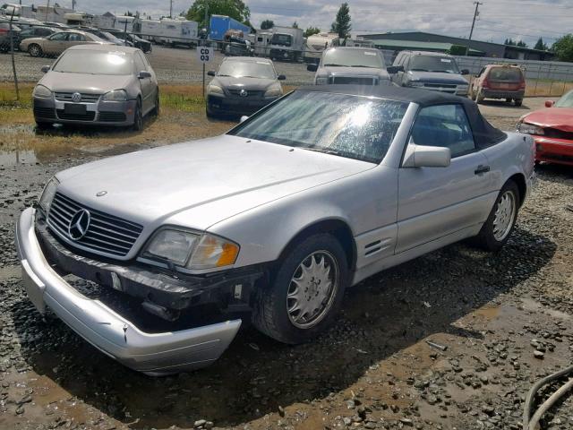 WDBFA63FXTF134928 - 1996 MERCEDES-BENZ SL 320 SILVER photo 2