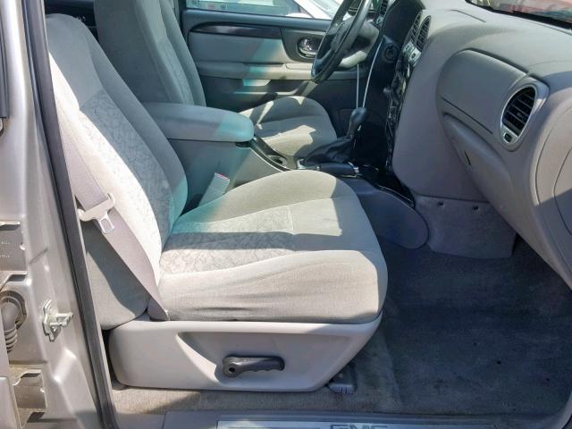 1GKDS13S852190225 - 2005 GMC ENVOY SILVER photo 5