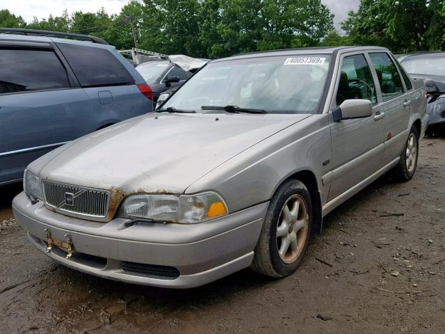 YV1LS554XW2431212 - 1998 VOLVO S70 SILVER photo 2