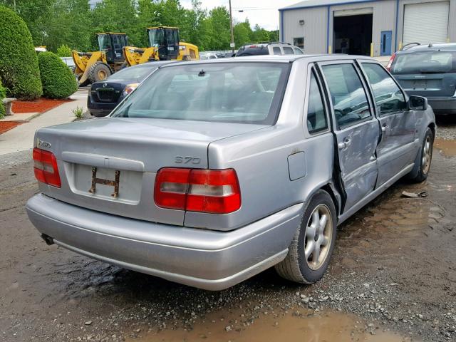 YV1LS554XW2431212 - 1998 VOLVO S70 SILVER photo 4