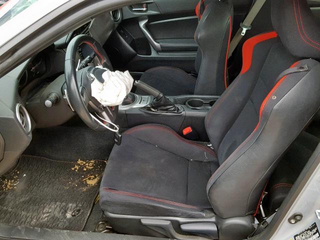 JF1ZNAA14D2733478 - 2013 TOYOTA SCION FR-S SILVER photo 5