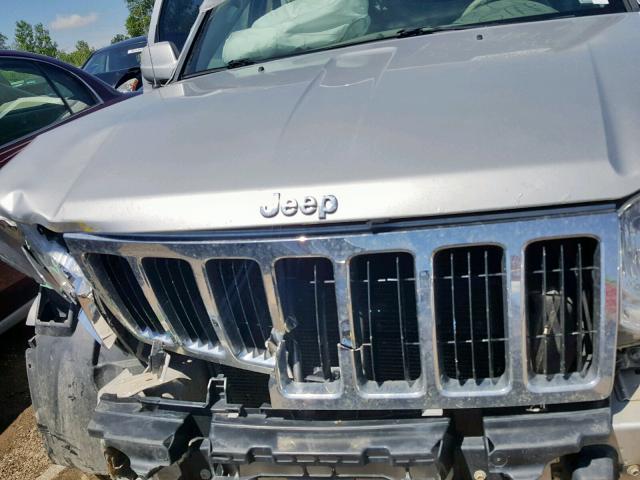 1J8HR58228C189779 - 2008 JEEP GRAND CHER SILVER photo 7