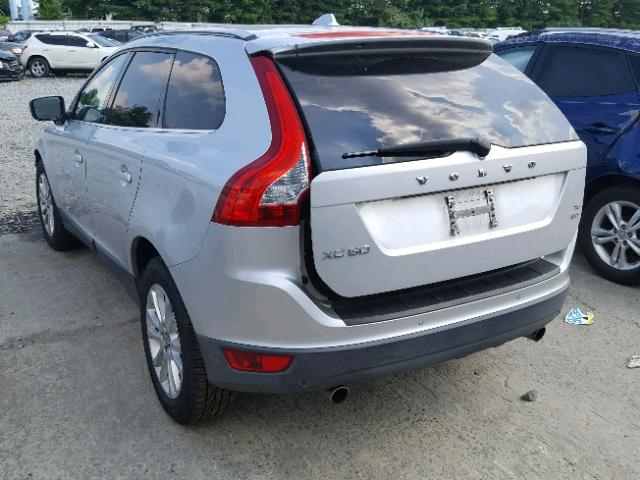 YV4992DZ5A2024492 - 2010 VOLVO XC60 T6 SILVER photo 3