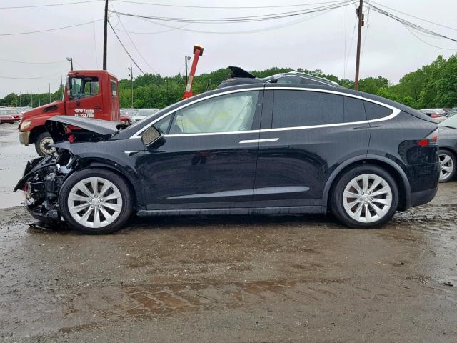 5YJXCAE29JF101868 - 2018 TESLA MODEL X BLACK photo 6