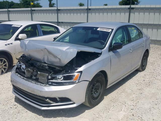 3VW2K7AJ0FM345101 - 2015 VOLKSWAGEN JETTA BASE SILVER photo 2