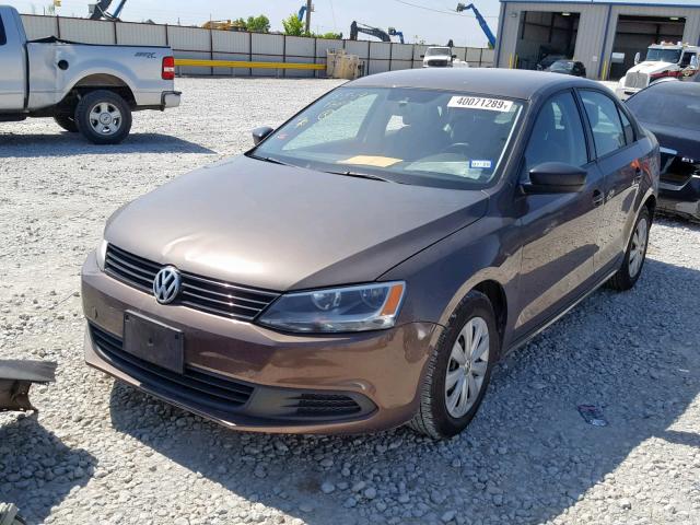 3VW2K7AJ3EM425989 - 2014 VOLKSWAGEN JETTA BASE BROWN photo 2