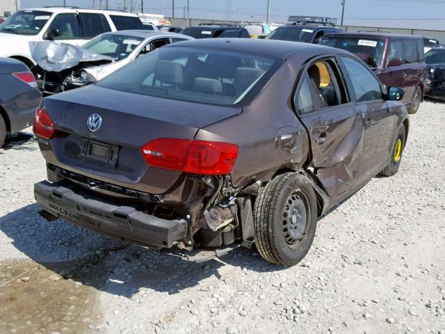 3VW2K7AJ3EM425989 - 2014 VOLKSWAGEN JETTA BASE BROWN photo 4