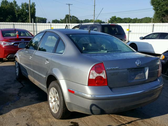 WVWPD63BX3E086864 - 2003 VOLKSWAGEN PASSAT GLS SILVER photo 3