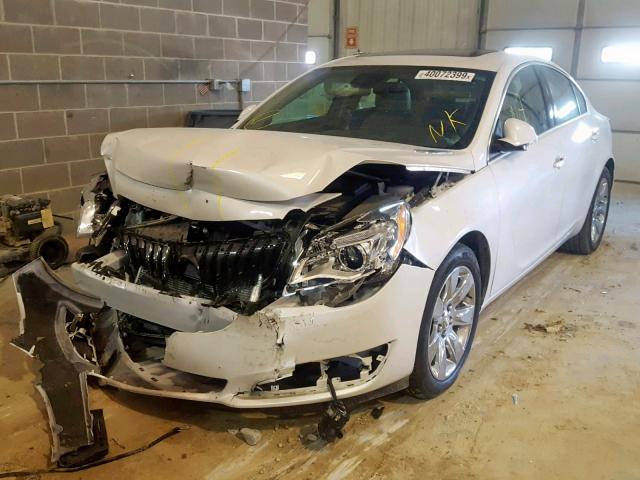 2G4GR5GX5H9138652 - 2017 BUICK REGAL PREM WHITE photo 2