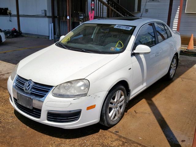 3VWEF81K07M160399 - 2007 VOLKSWAGEN JETTA WOLF WHITE photo 2